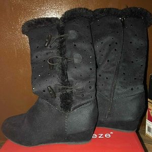 Kids boots with heel